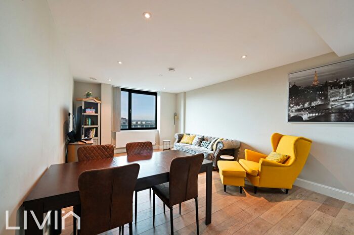 2 Bedroom Flat To Rent In Quarters Apartments, Wellesley Road, CR0