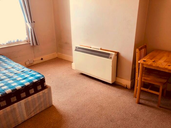 Studio To Rent In Alma Street, Kentish Town NW5