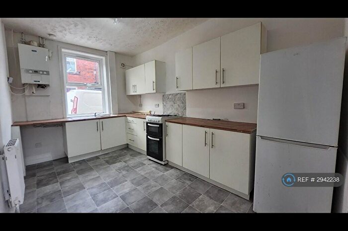 2 Bedroom Terraced House To Rent In Grosvenor St, Rochdale, OL11