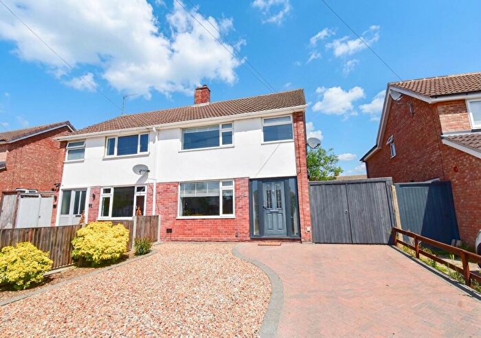 3 Bedroom Semi-Detached House For Sale In Pax Hill, Bedford, MK41