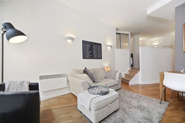 Studio To Rent In Anlaby House, Shoreditch, E2