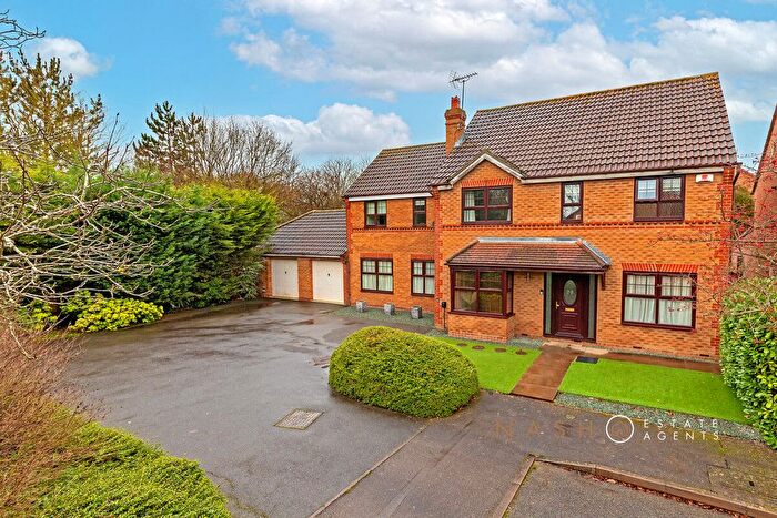 5 Bedroom Detached House For Sale In Grace Avenue, Milton Keynes, MK6