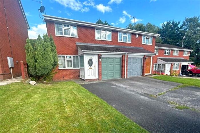 3 Bedroom Semi-Detached House To Rent In Selkirk Drive, Holmes Chapel, Crewe, CW4