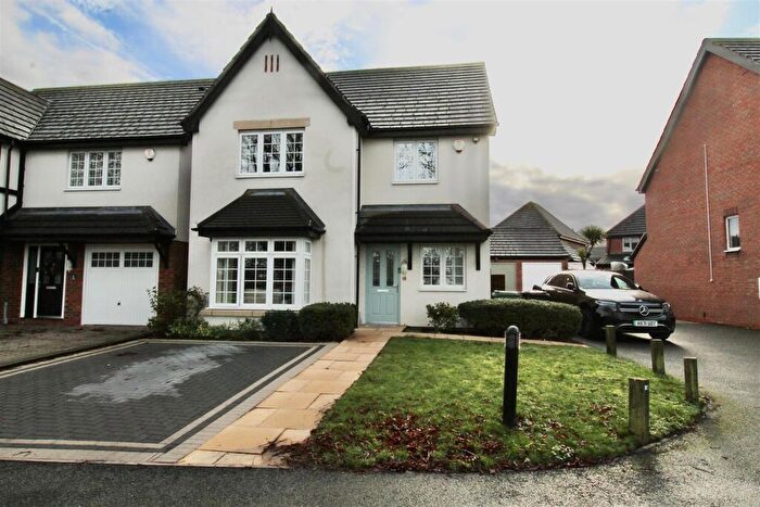 3 Bedroom Detached House For Sale In The Green, Castle Bromwich, Birmingham, B36