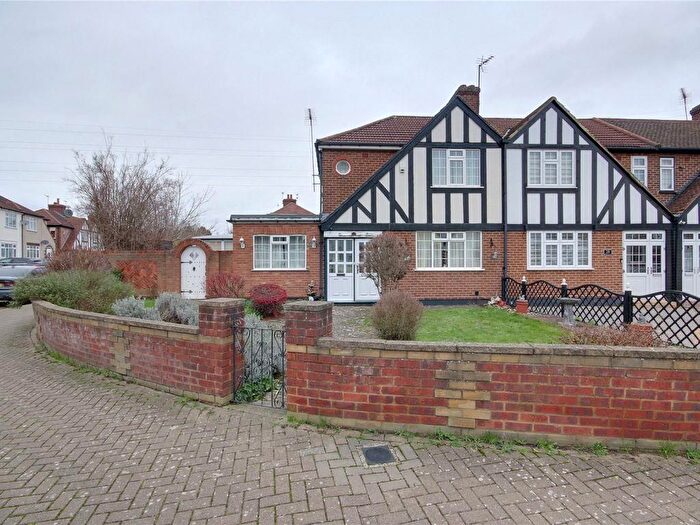 3 Bedroom Property To Rent In Bedford Crescent, Enfield, EN3