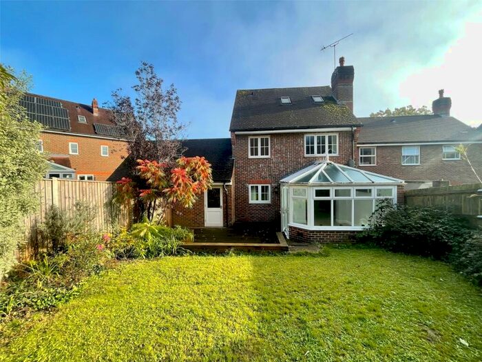 4 Bedroom Detached House To Rent In Jarvis Fields, Bursledon, Southampton, Hampshire, SO31