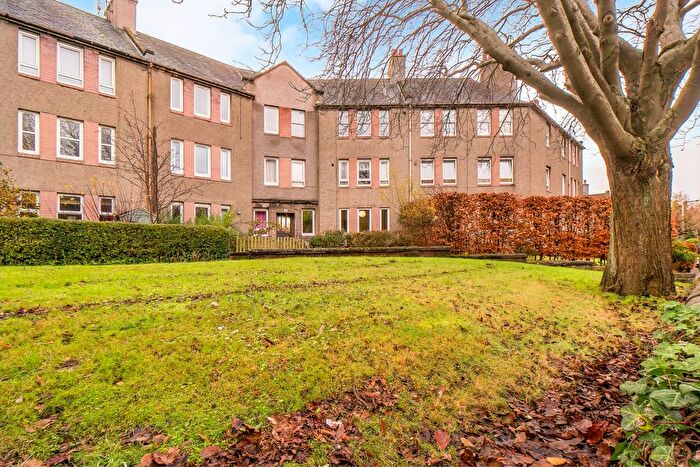 2 Bedroom Flat For Sale In / Warriston Road, Warriston, Edinburgh, EH7