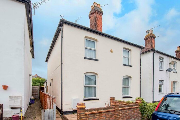 3 Bedroom Semi-Detached House To Rent In Grange Road, Stoughton, Guildford, GU2