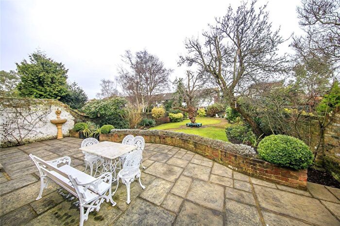 5 Bedroom Detached House To Rent In Mortlake Road, Kew, Richmond, Surrey, TW9