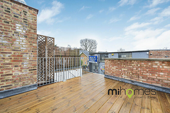 2 Bedroom Apartment For Sale In Wood Street, EN5