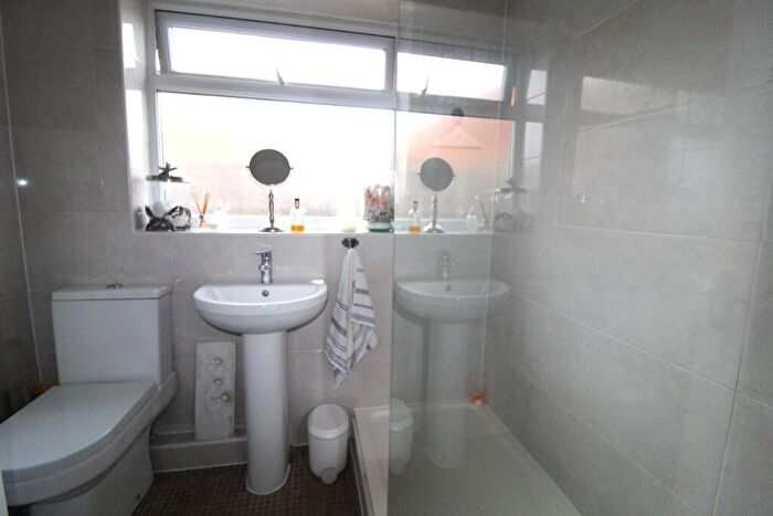 2 Bedroom Semi-Detached Bungalow For Sale In Devon Gardens, Rochford, Essex, SS4