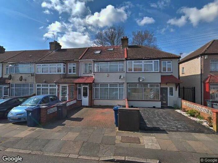 5 Bedroom Terraced House To Rent In Evelyn Grove, Southall, UB1