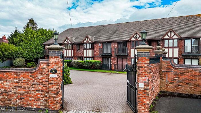 1 Bedroom Apartment For Sale In Walsall Road, Sutton Coldfield, West Midlands, B74