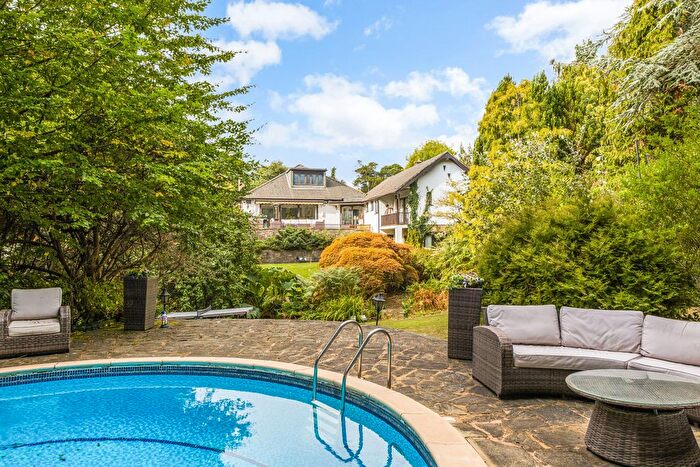 5 Bedroom Detached House For Sale In Spring Lake, Stanmore, HA7