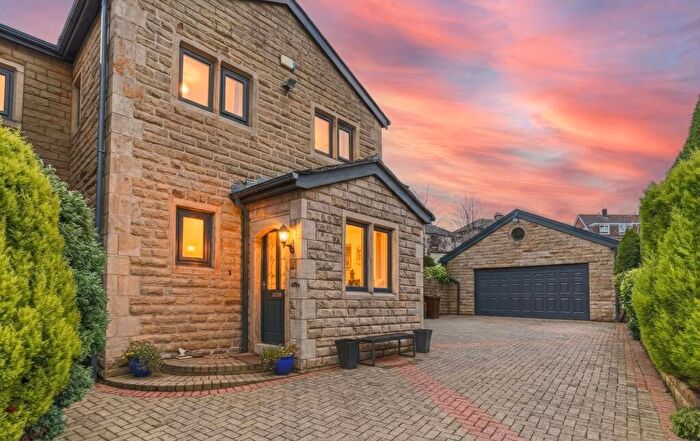 4 Bedroom Semi Detached House For Sale In Bury Road, Rawtenstall, BB4