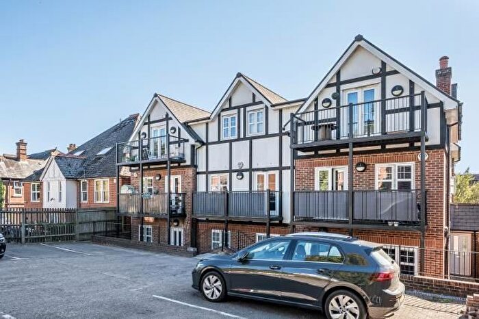 1 Bedroom Maisonette For Sale In High Wycombe, Buckinghamshire, HP12