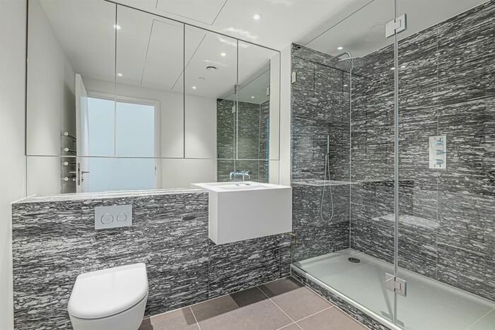 3 Bedroom Flat To Rent In No., Upper Riverside, Cutter Lane, Greenwich Peninsula, SE10