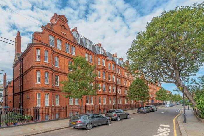 2 Bedroom Flat To Rent In Park Walk, London, SW10
