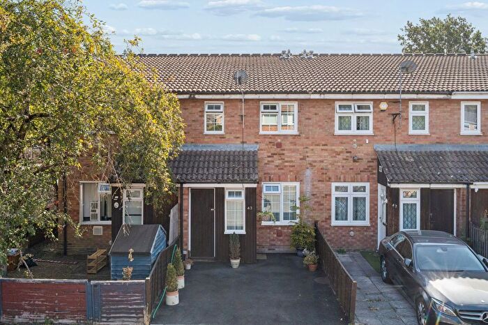 1 Bedroom Terraced House For Sale In Meadowbrook Close, Colnbrook, Slough, SL3