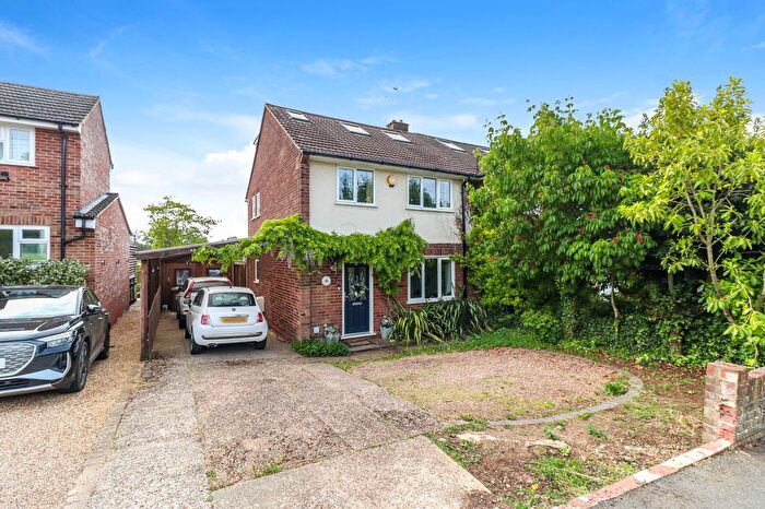 4 Bedroom Semi Detached House For Sale In Toms Lane, Kings Langley, WD4