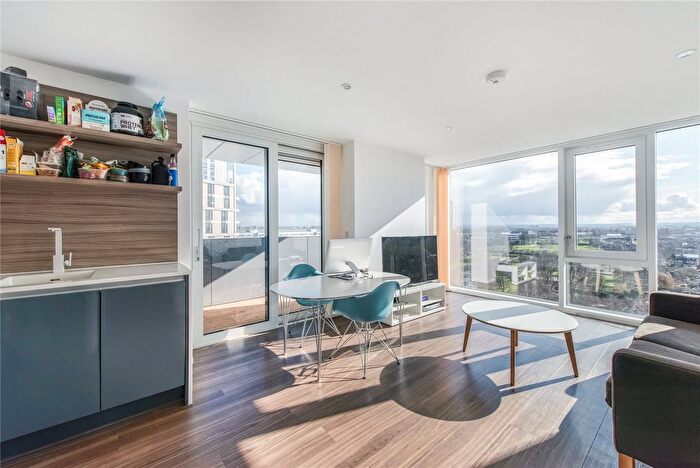 2 Bedroom Flat To Rent In Beacon Tower, Spectrum Way, London, SW18
