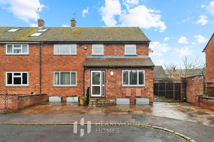 4 Bedroom Semi Detached House For Sale In Blenkin Close, St. Albans, AL3
