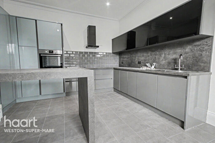 3 Bedroom Flat To Rent In Severn Avenue, Weston-Super-Mare, BS23