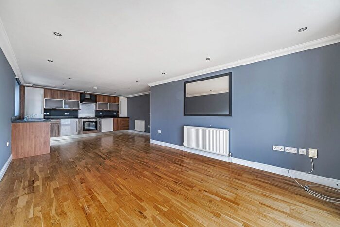 2 Bedroom Flat To Rent In Devonshire Road, Bethany Lodge, DA6