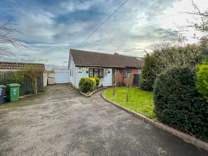 3 Bedroom Semi-Detached Bungalow For Sale In Ridgeway, Ashcott, TA7