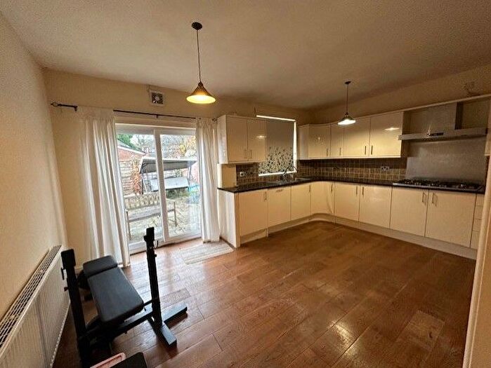 5 Bedroom Semi-Detached House To Rent In Dickenson Road, Manchester, M14