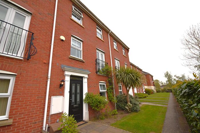 4 Bedroom Town House For Sale In Reins Croft, Neston, CH64