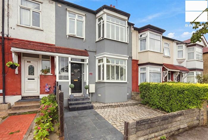 3 Bedroom Property For Sale In Bridge End, Walthamstow, E17