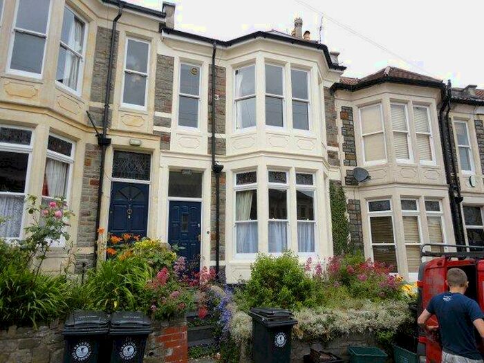 5 Bedroom House To Rent In Manor Park &#;, BS6