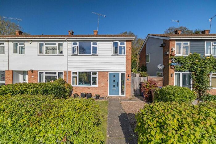 3 Bedroom End Of Terrace House For Sale In The Knole, Faversham, Kent, ME13