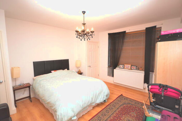 3 Bedroom Apartment To Rent In Falloden Court, Brookland Rise, Hampsted Garden Suburb, NW11