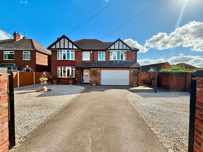 4 Bedroom Detached House For Sale In Hykeham Road, Lincoln, LN6