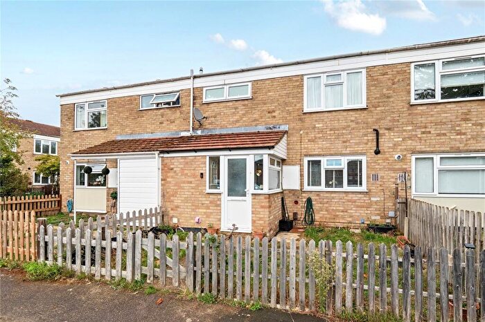 3 Bedroom Terraced House For Sale In Oakbank Avenue, Walton-On-Thames, KT12