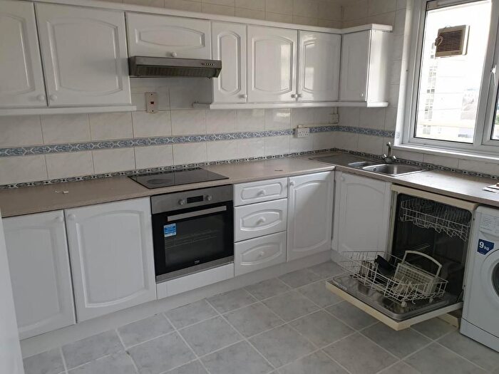 2 Bedroom Flat To Rent In Burgundy House, Bedale Road, London, EN2