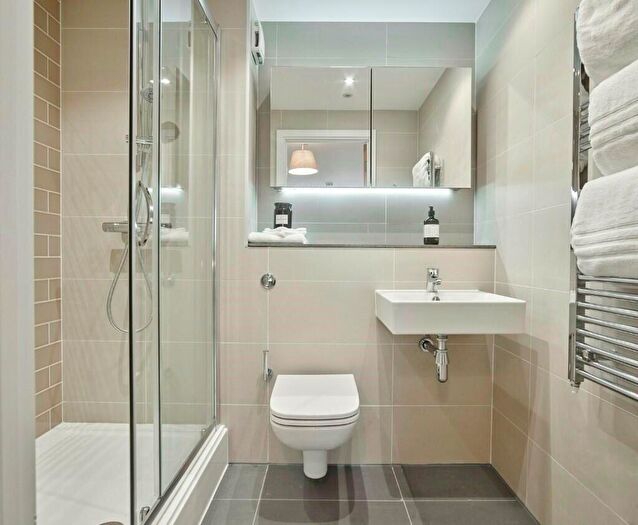 Flat To Rent In The Helm, Holdenhurst Road, BH8