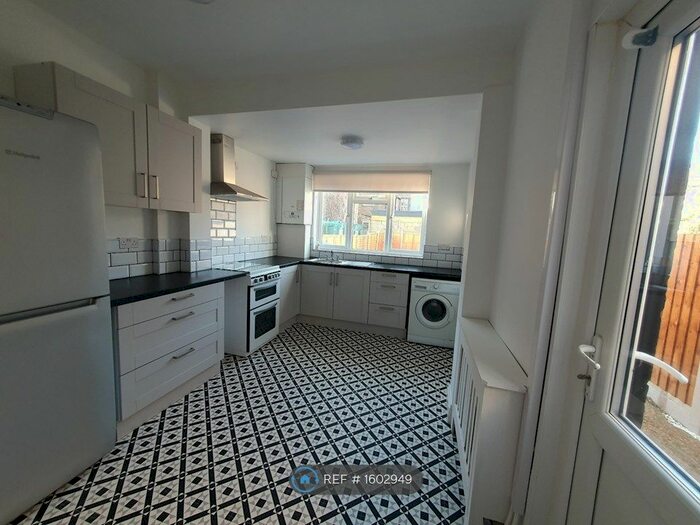 3 Bedroom Terraced House To Rent In Green Street, London, E13