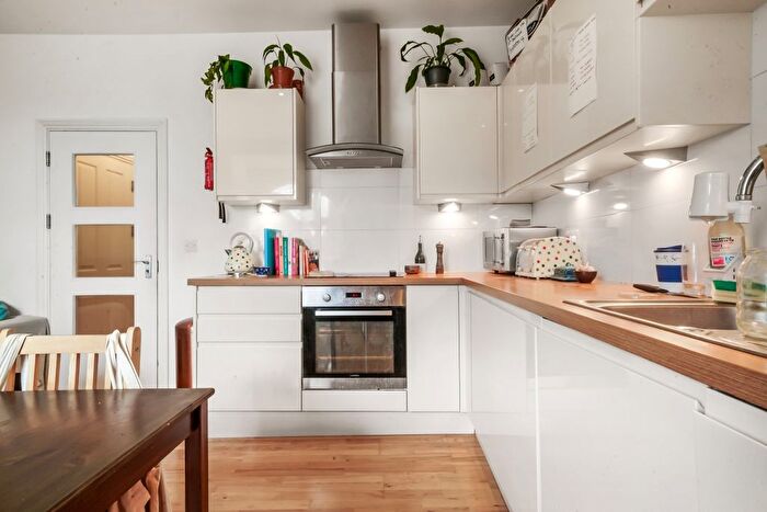 2 Bedroom Flat To Rent In Avenue Mews, Muswell Hill, N10