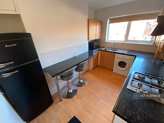 1 Bedroom Flat To Rent In Marine Court West, Whitley Bay, NE26