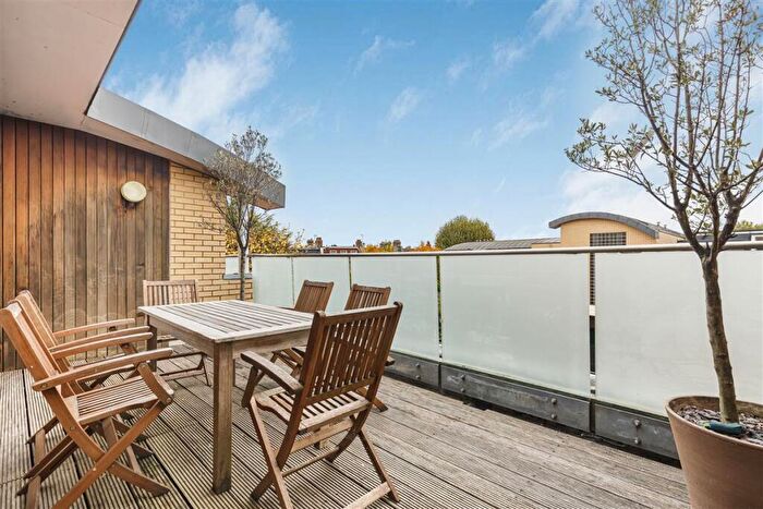 2 Bedroom Terraced House For Sale In Harberson Road, SW12
