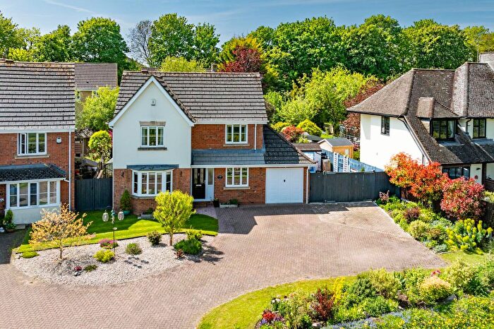 4 Bedroom Detached House For Sale In Vicarage Road, Pitstone, Leighton Buzzard, LU7