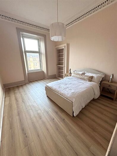 3 Bedroom Flat To Rent In Allison Street, Glasgow, G42