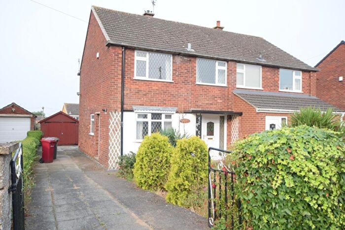 3 Bedroom Semi-Detached House To Rent In Low Leys Road, Scunthorpe, DN17