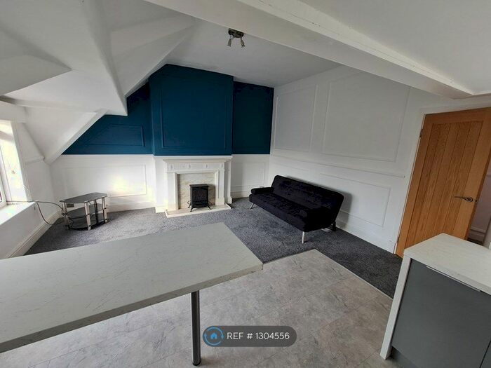 2 Bedroom Flat To Rent In Derbe Road, Lytham St. Annes FY8