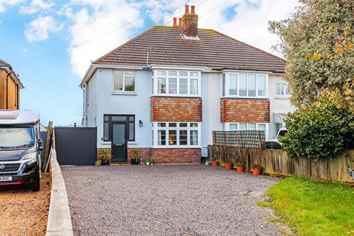 3 Bedroom Semi Detached House For Sale In Extremely Well Presented With Garden Room - Newport Road, Northwood, Cowes, PO31