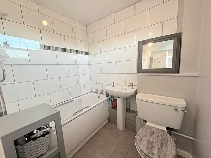 2 Bedroom Terraced House For Sale In Durris Drive, Glenrothes, KY6