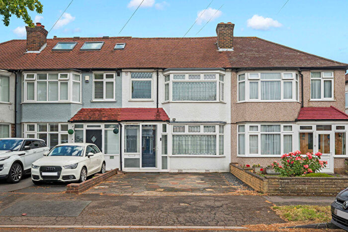 3 Bedroom Terraced House For Sale In Brocks Drive, Sutton, SM3